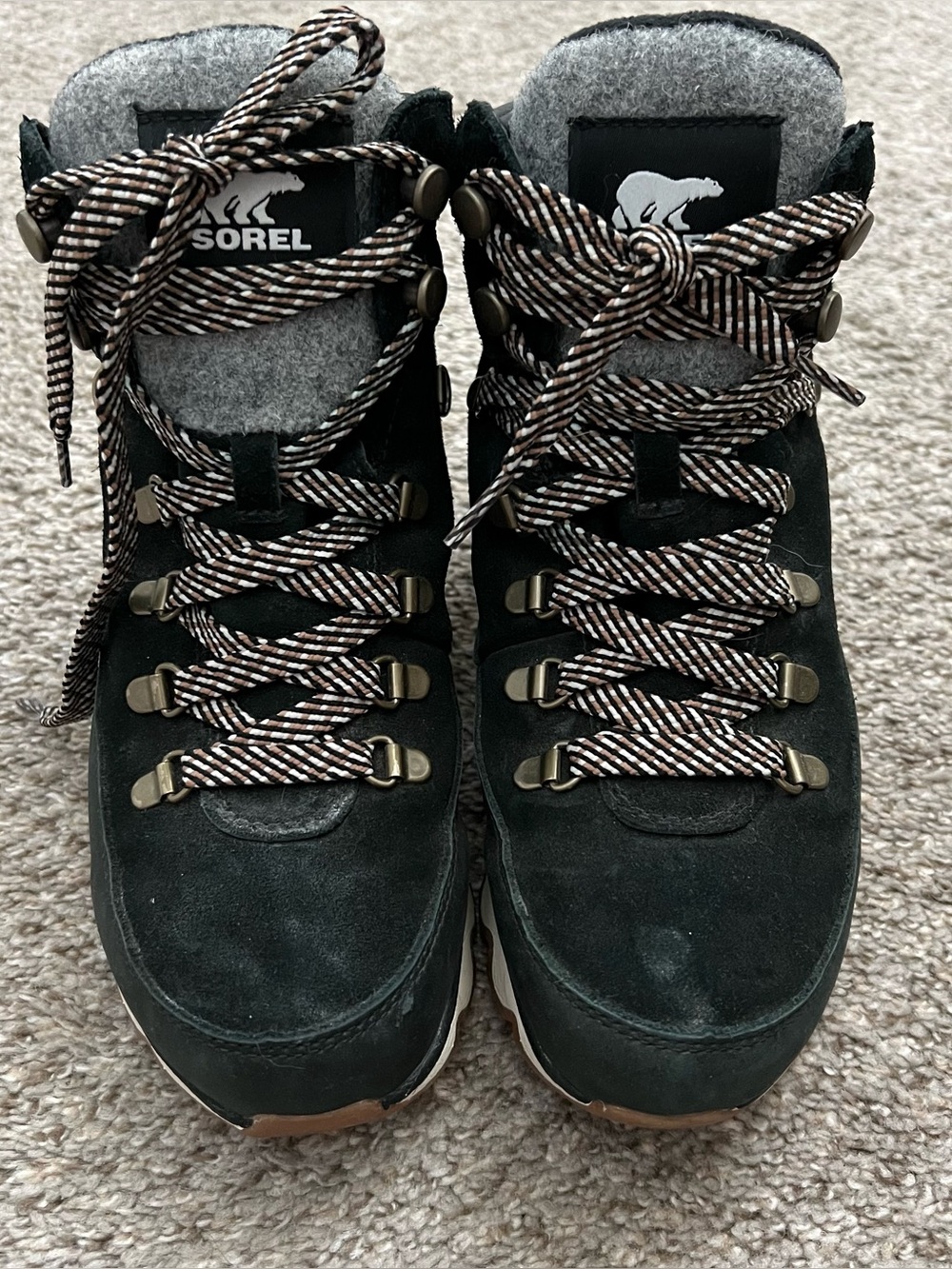 Sorel Women's Black Suede Winter Lace-Up Boots with Gray Fleece Size 6